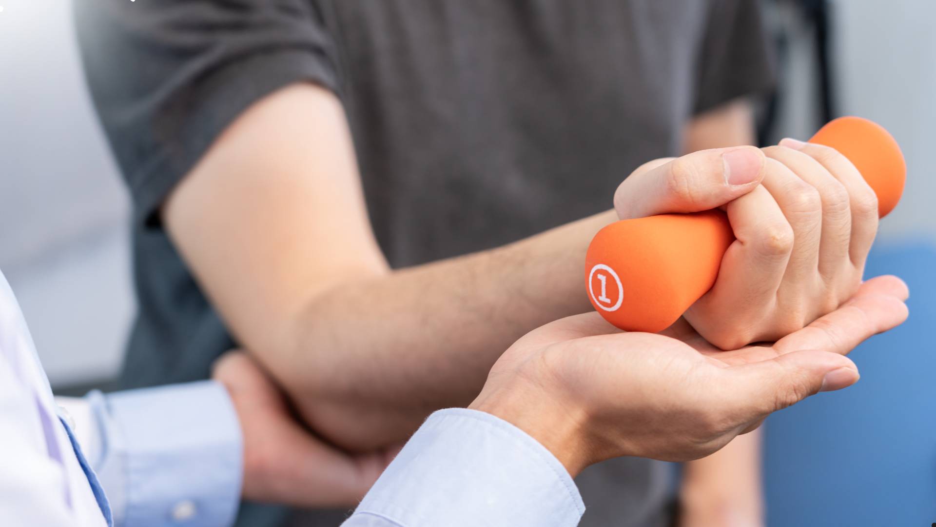 Əl titrəməsi müalicəsi