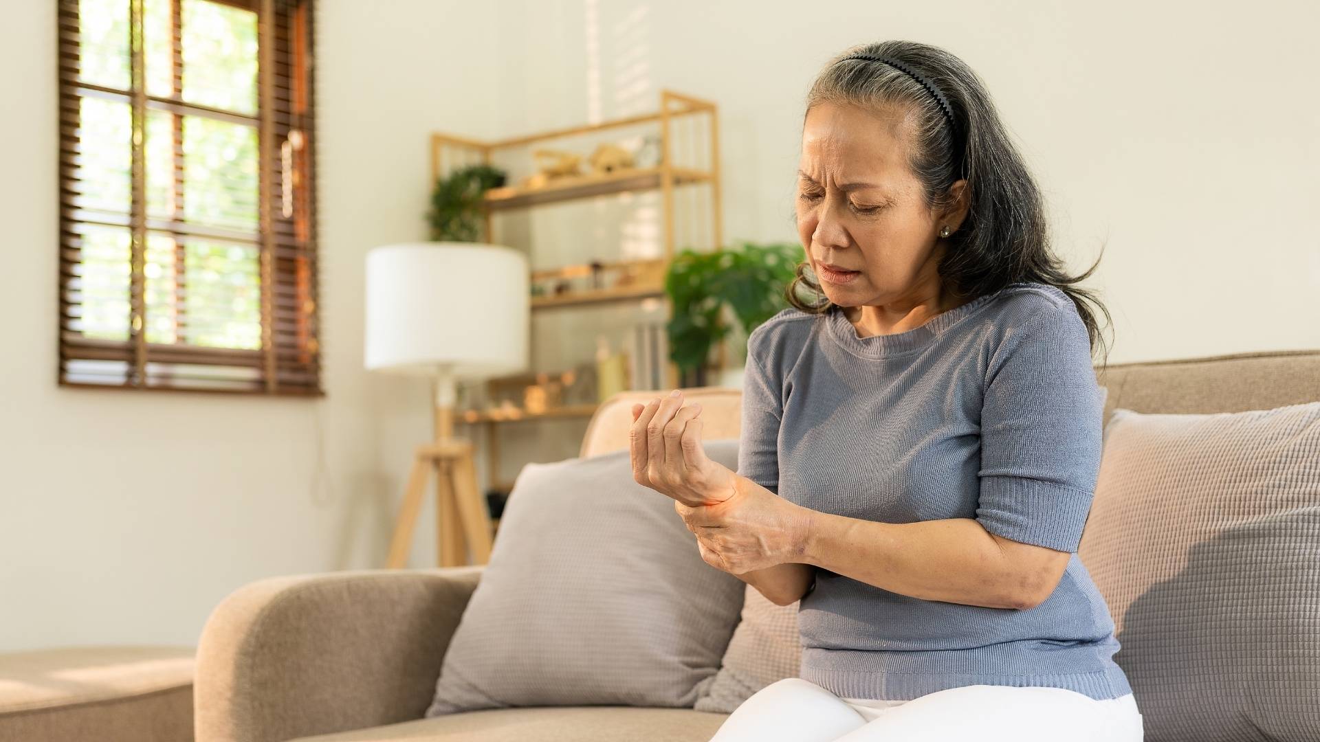 barmaq agrisi ezilen barmag