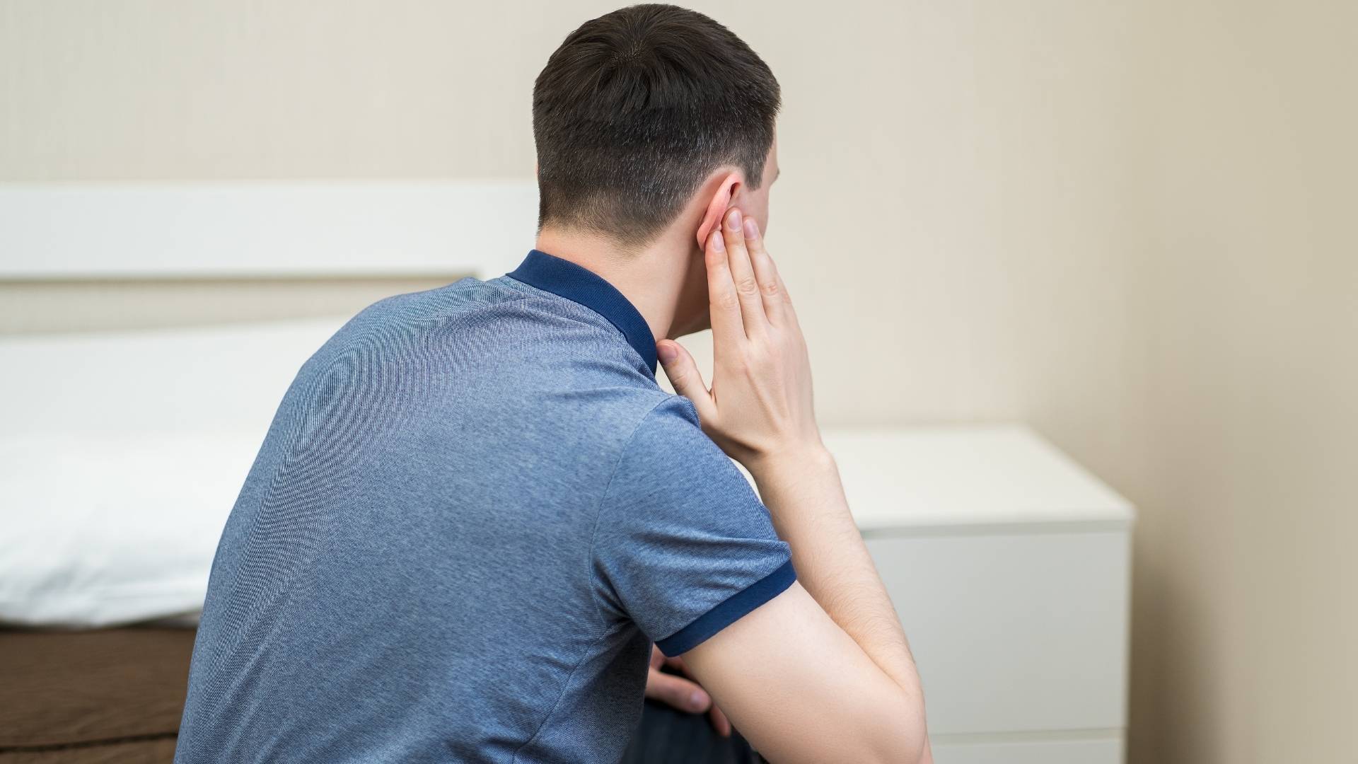 qulaq agrisi qulaq agrisi mualicesi