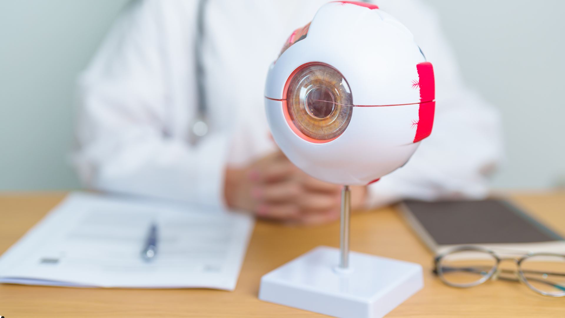 Göz həkiminə müraicət zamanı